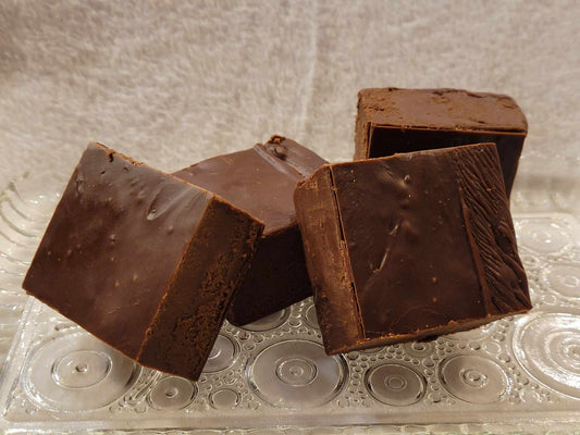 4 pieces of our Classic Chocolate Fudge