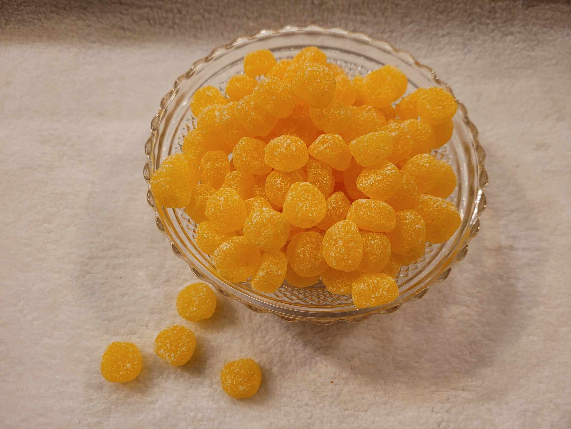 Peach Sour Dots