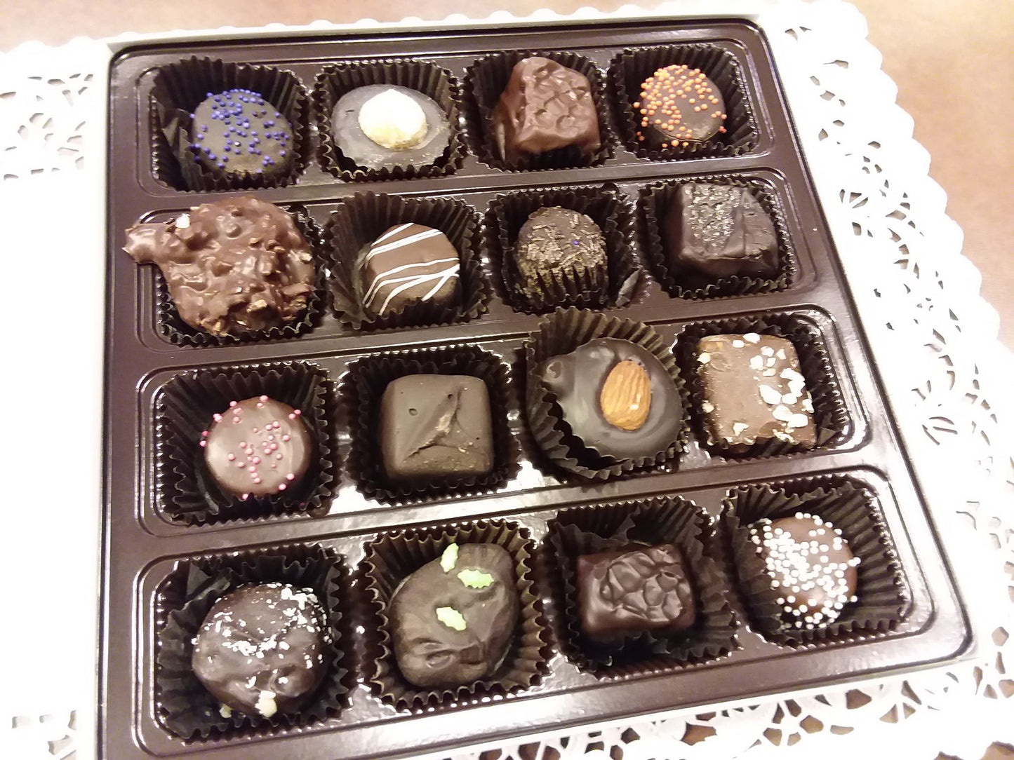 16 piece creams and chews assortment