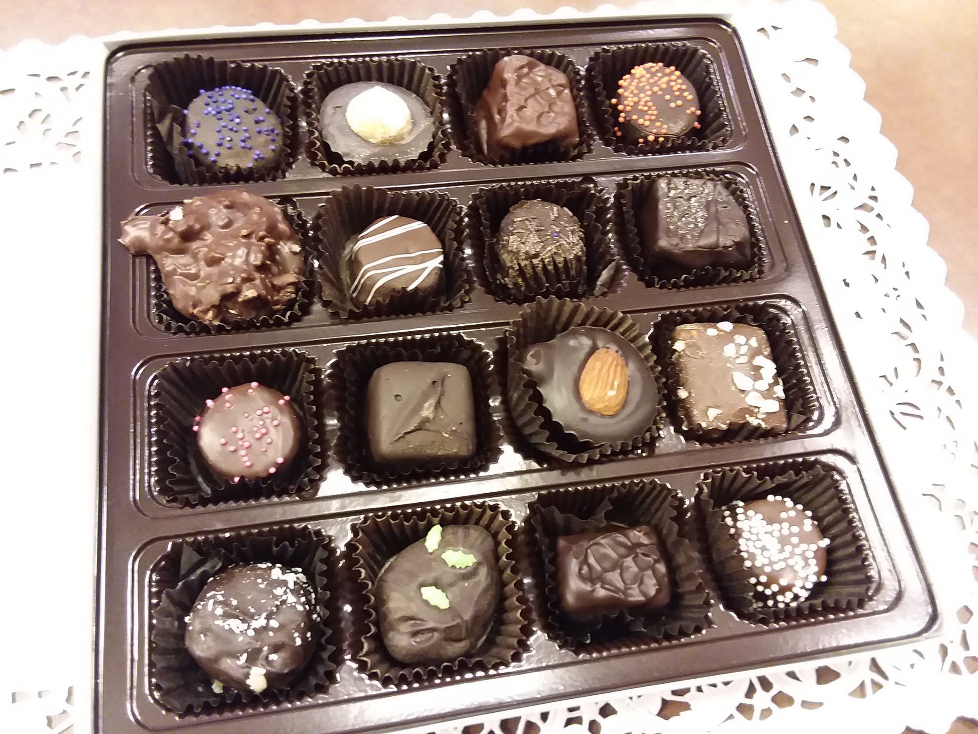 16 piece creams and chews assortment