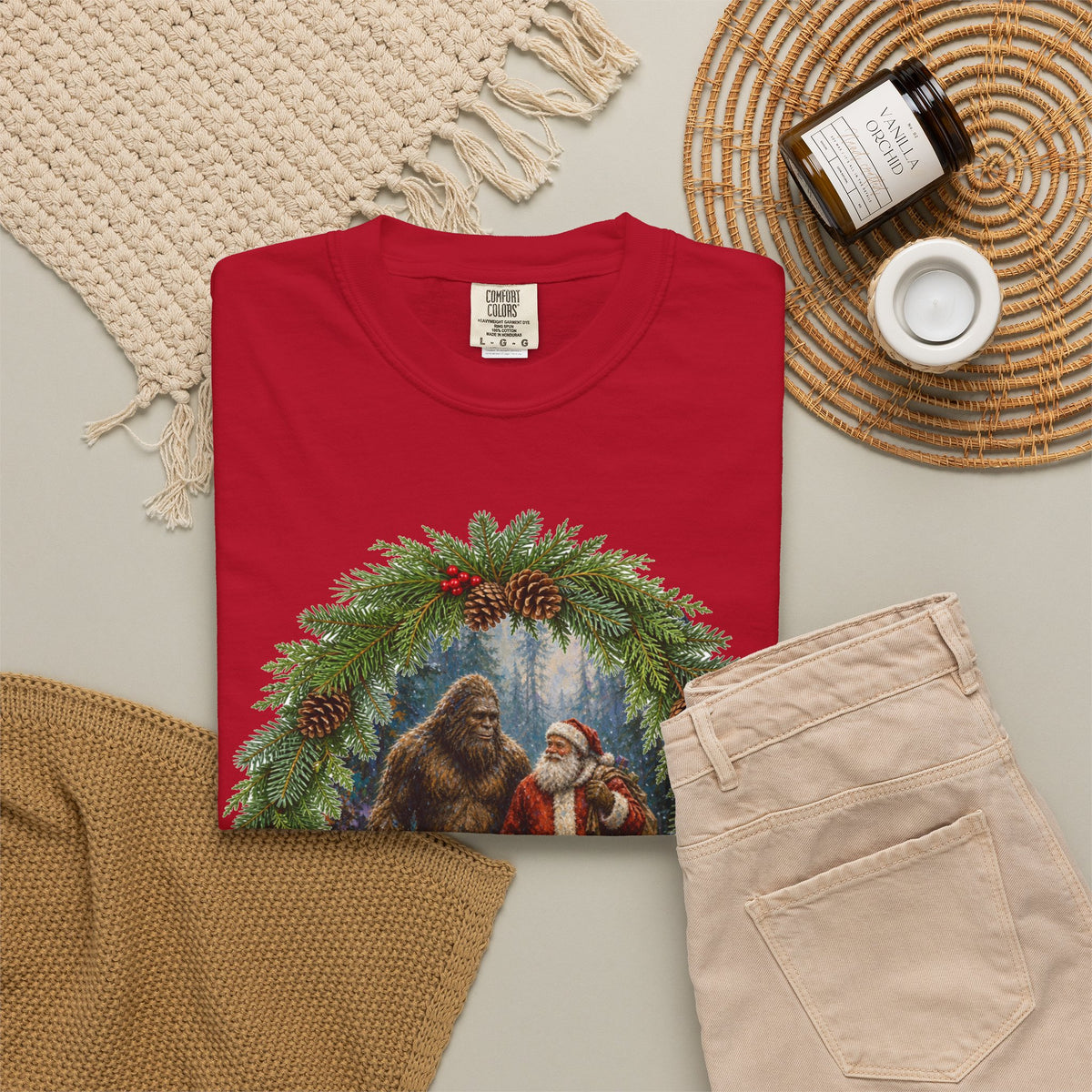 Santa & Sasquatch T-Shirt / Christmas Shirt / Bigfoot Tee