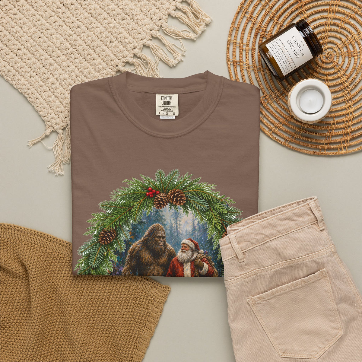 Santa & Sasquatch T-Shirt / Christmas Shirt / Bigfoot Tee