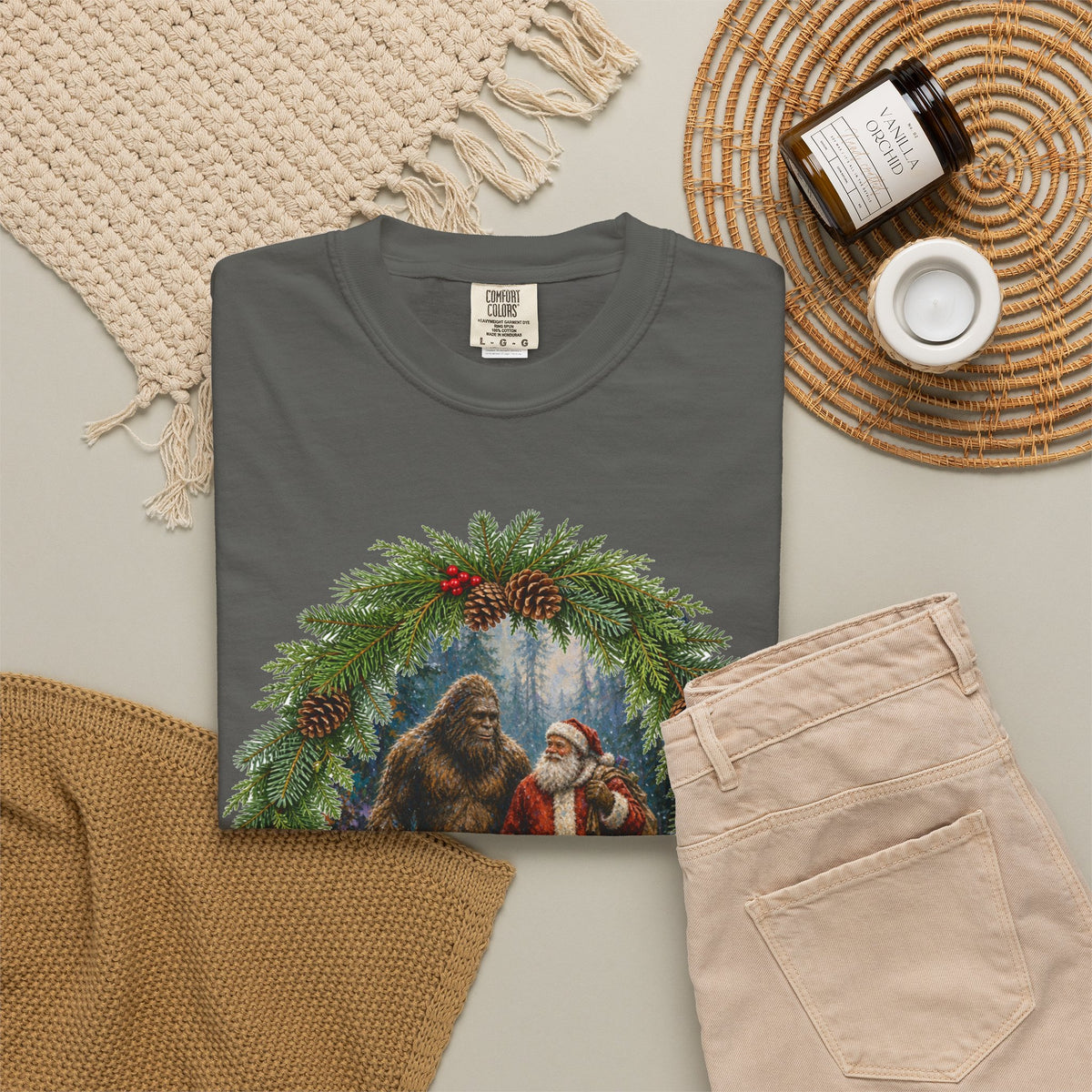 Santa & Sasquatch T-Shirt / Christmas Shirt / Bigfoot Tee